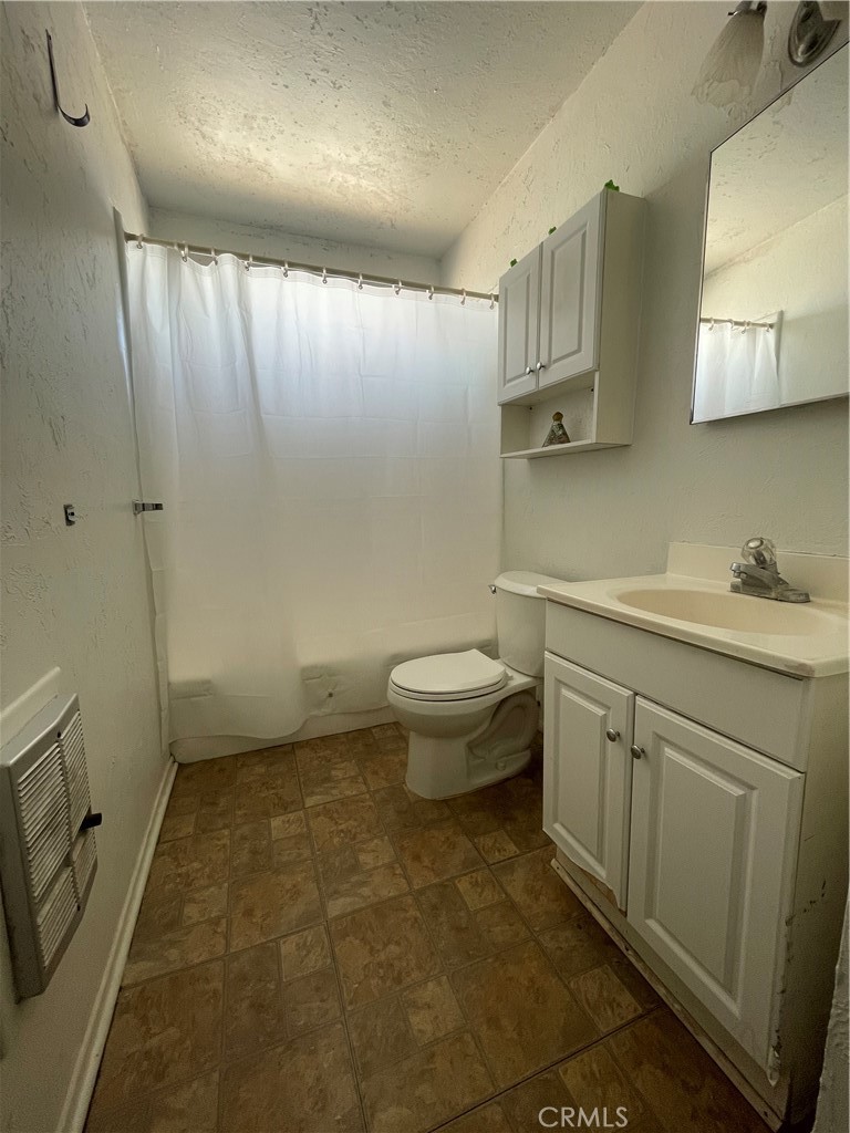 944 E Elizabeth Property Photo 6