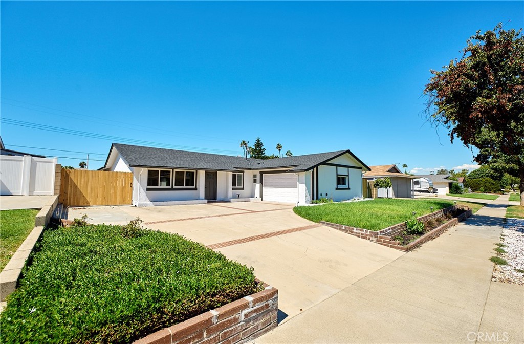 4138 N Santa Lucia Property Photo 3