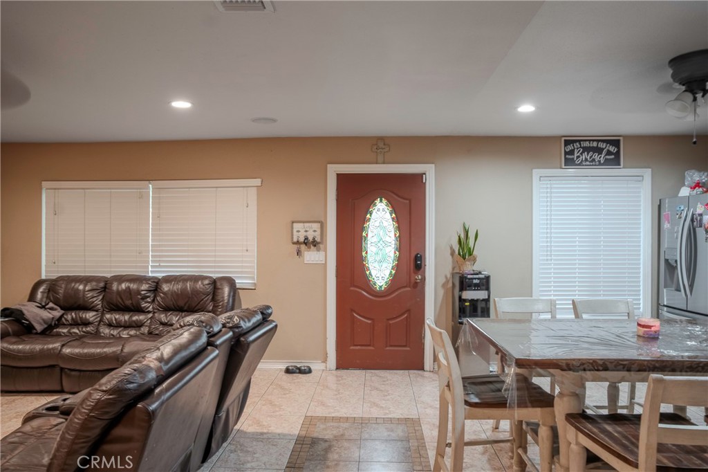 616 S Belden Property Photo 4