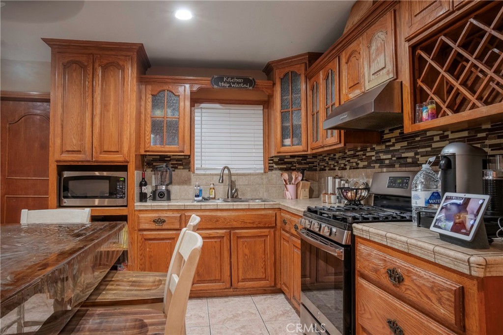 616 S Belden Property Photo 8
