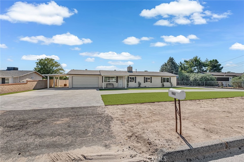 8967 Hickory Avenue Property Photo 4