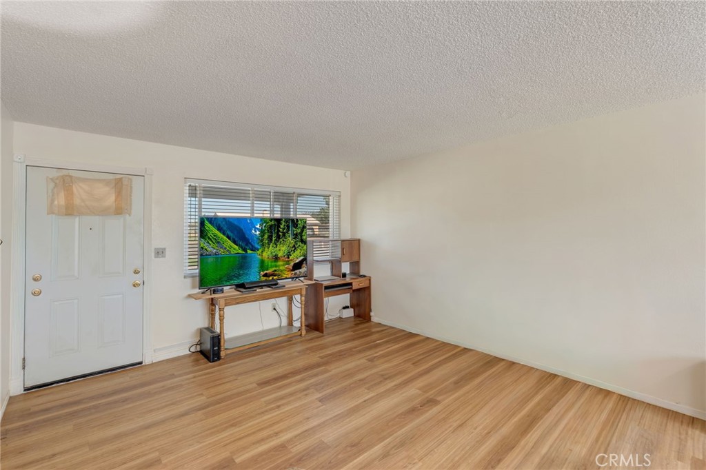 8967 Hickory Avenue Property Photo 7