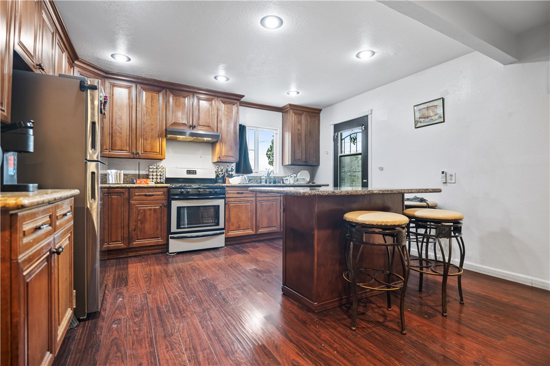 16218 Montgomery Ave Property Photo 2
