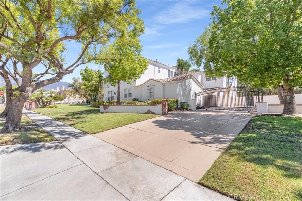 6119 Bluegrass Avenue Property Photo 4