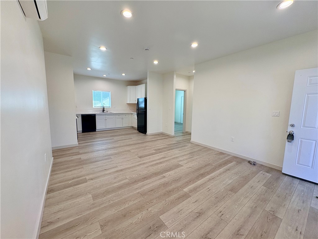 4585 Hawthorne C Property Photo 2