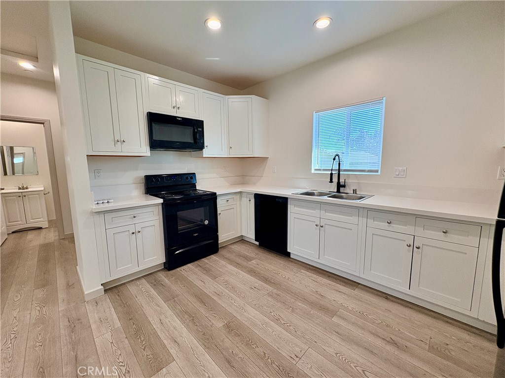 4585 Hawthorne C Property Photo 4