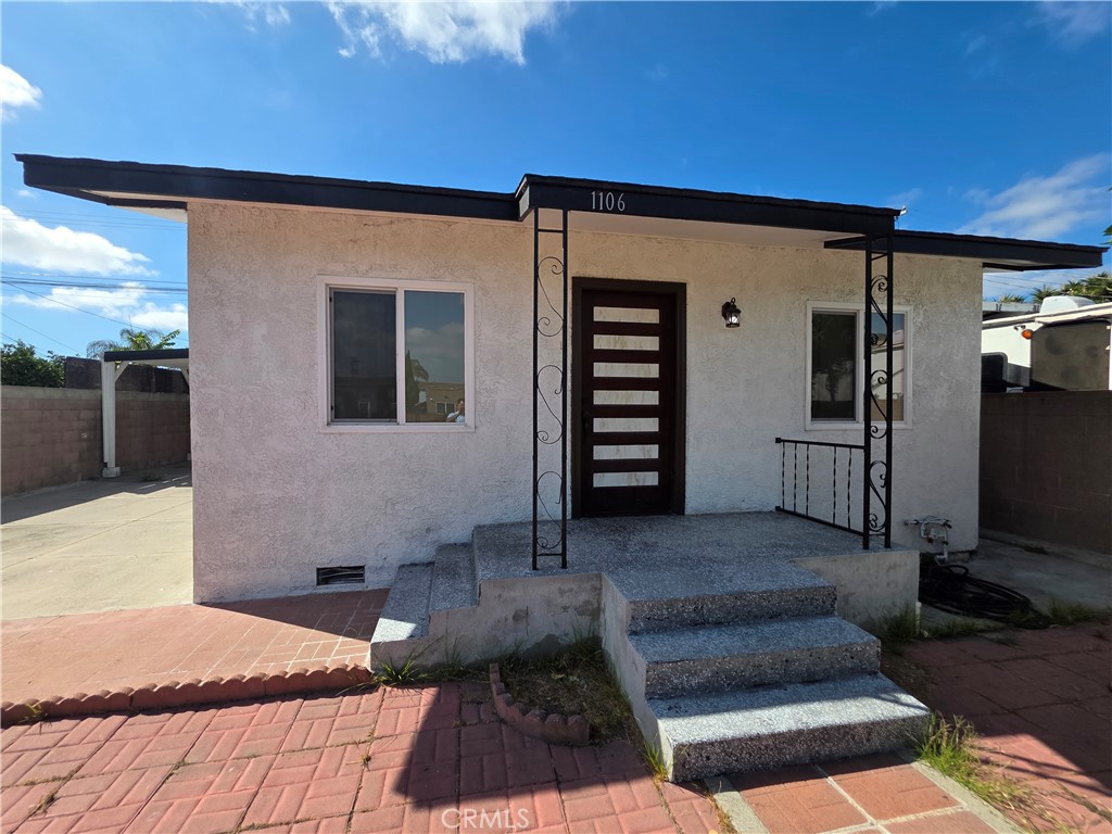 1106 W Mauretania Property Photo 1