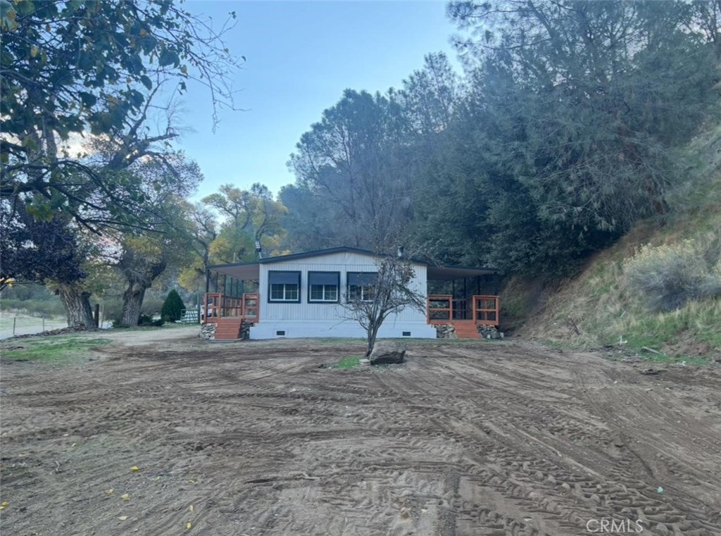 18266 Caliente Creek Road Property Photo 12