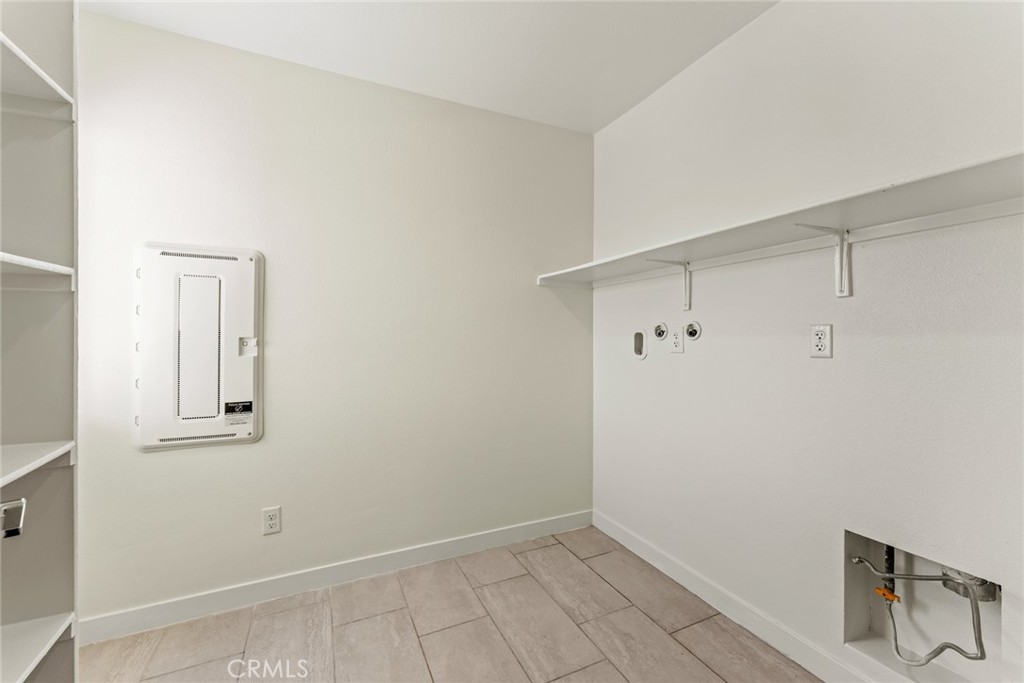 588 Calderwood Lane Property Photo 21