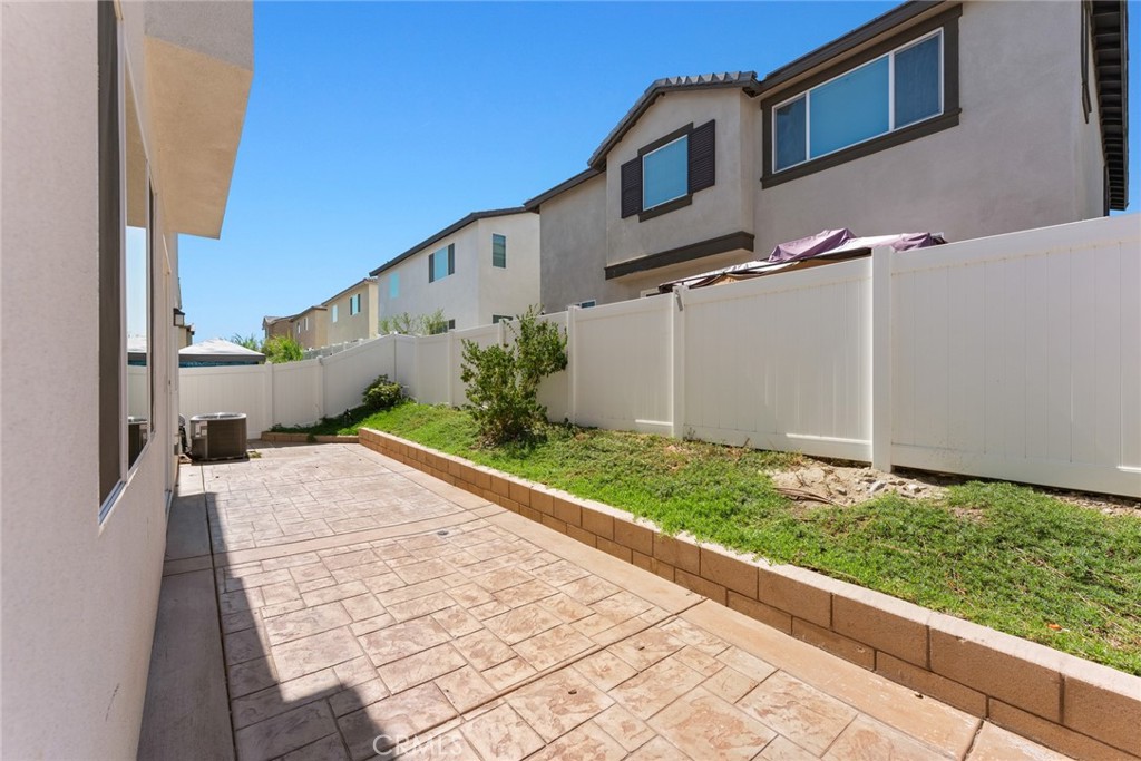 588 Calderwood Lane Property Photo 33