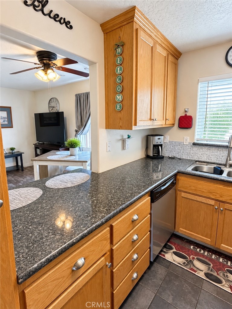 15455 Halinor Property Photo 20