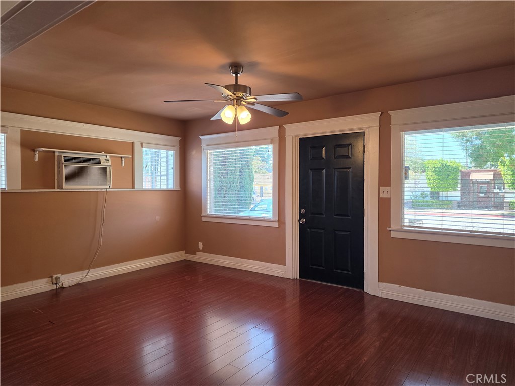 1176 N Park Avenue Property Photo 3