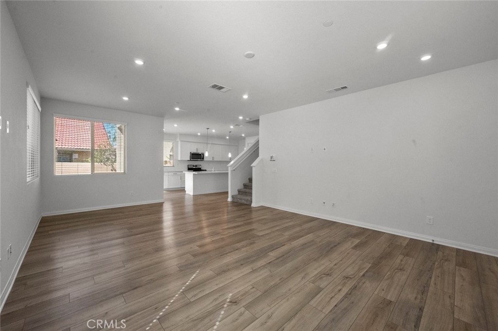 1454 E Laurelwood Property Photo 16