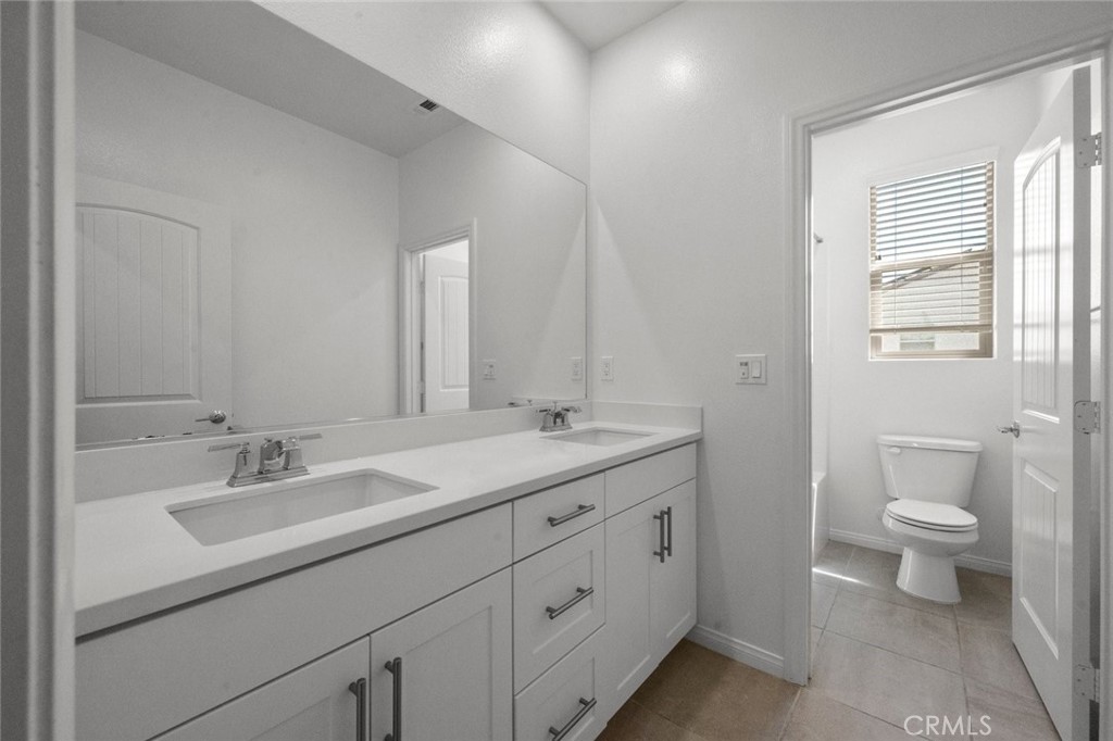 1454 E Laurelwood Property Photo 42