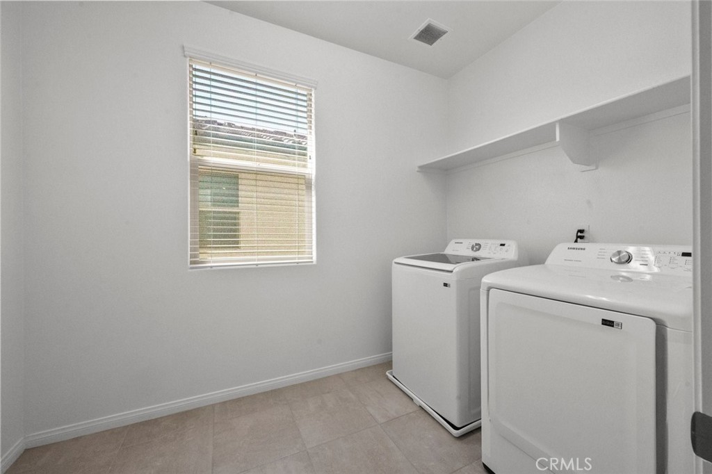 1454 E Laurelwood Property Photo 45