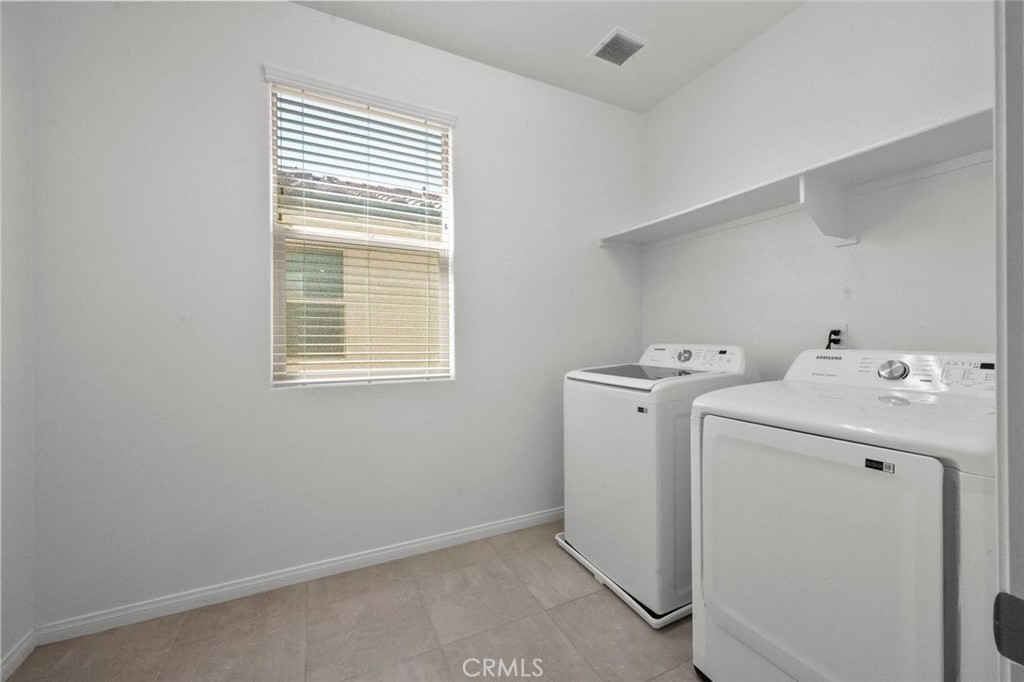 1454 E Laurelwood Property Photo 45