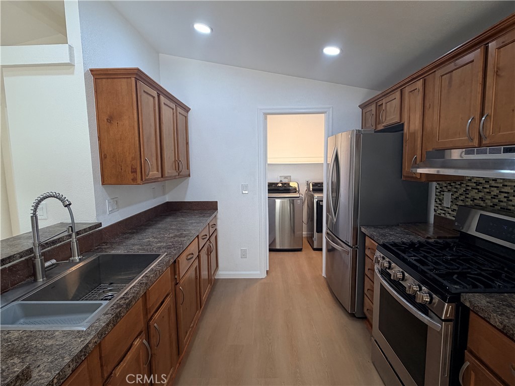 1931 E Meats Avenue 5 Property Photo 6