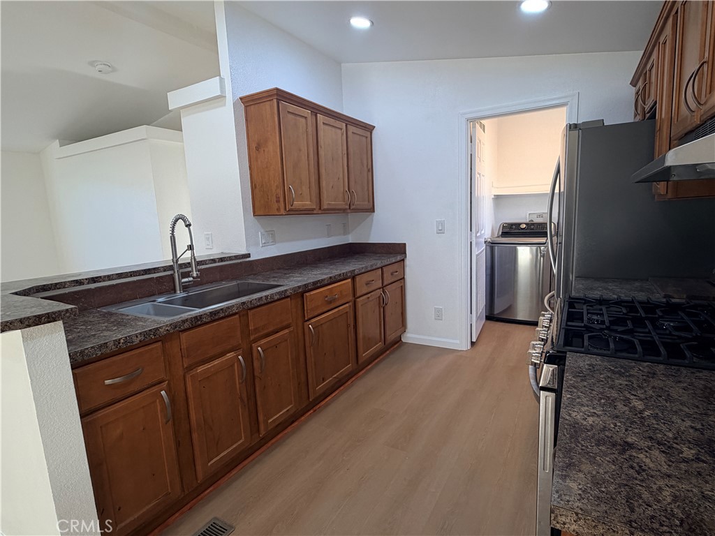 1931 E Meats Avenue 5 Property Photo 7