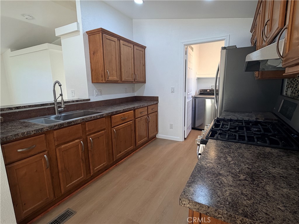 1931 E Meats Avenue 5 Property Photo 8