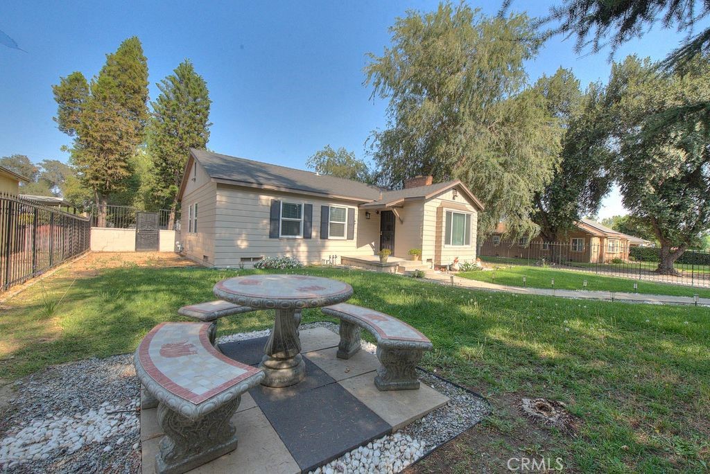 2803 Ladera Road Property Photo 4