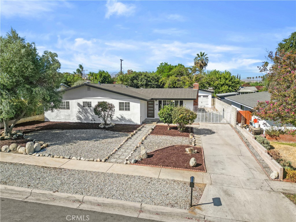 24 S Ash St Property Photo 1