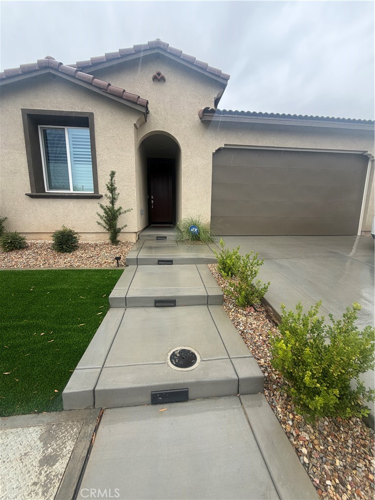 1749 Oleander Property Photo 1