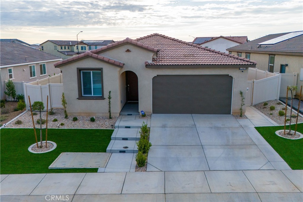 1749 Oleander Property Photo 1