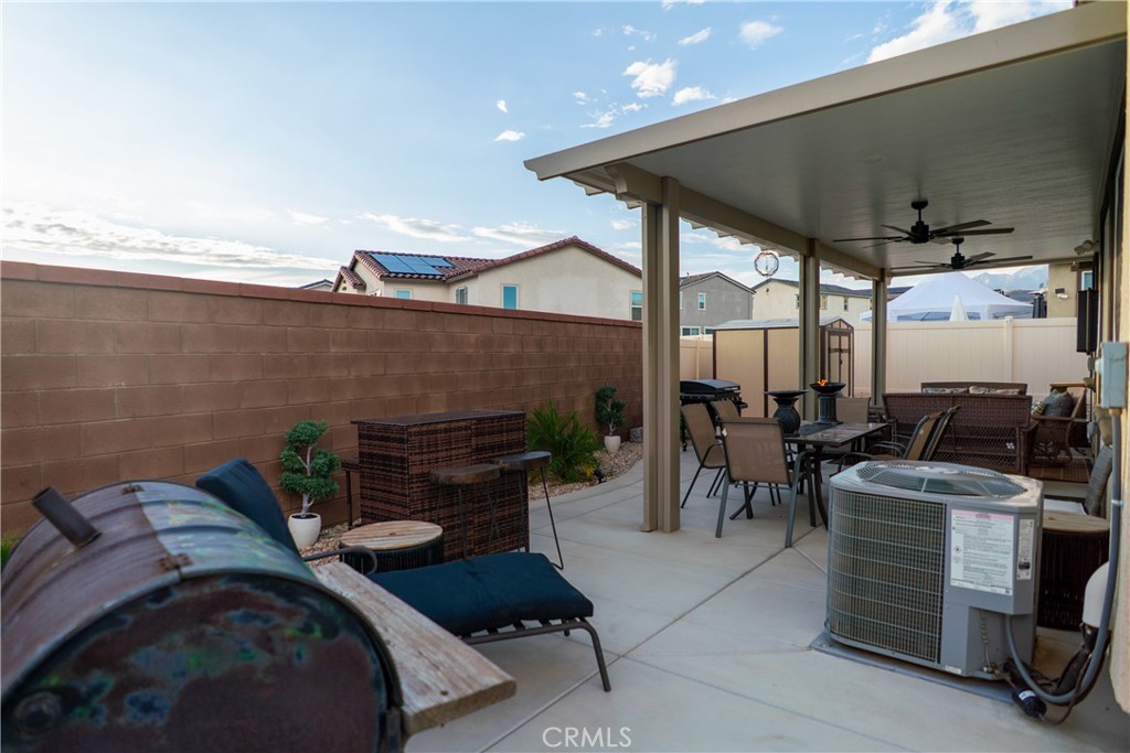 1749 Oleander Property Photo 6