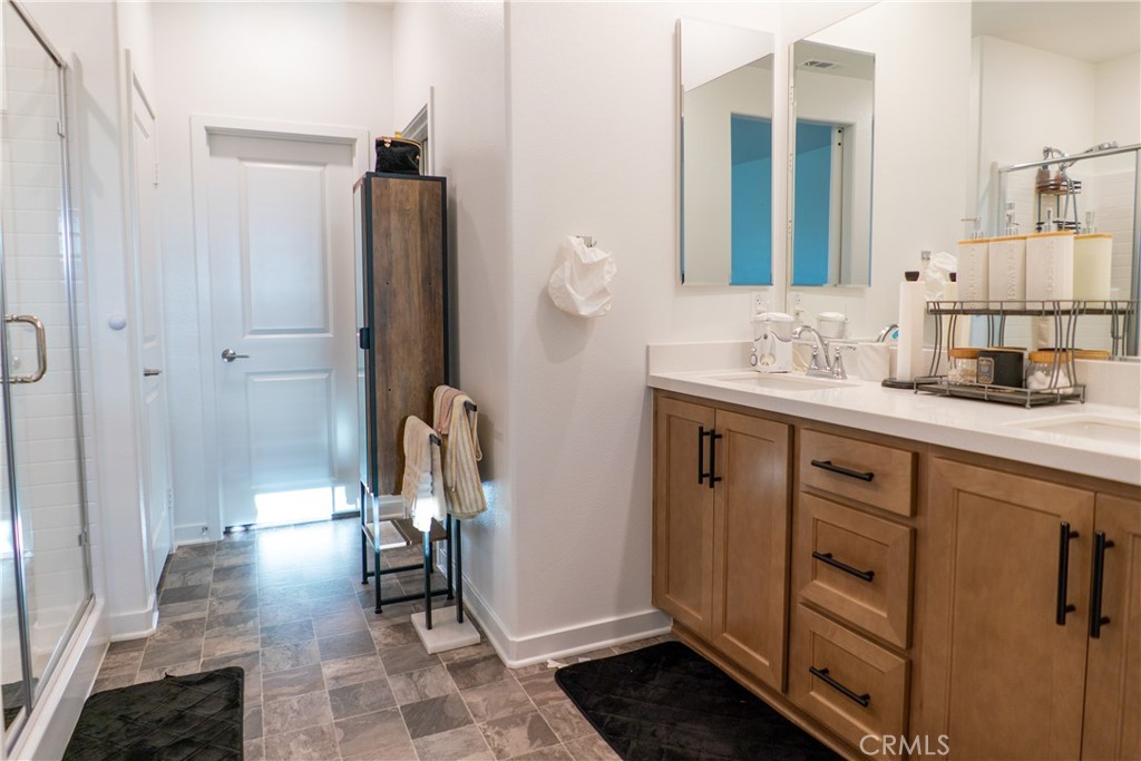 1749 Oleander Property Photo 8