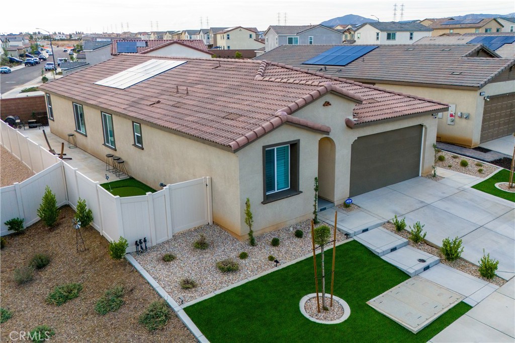 1749 Oleander Property Photo 10