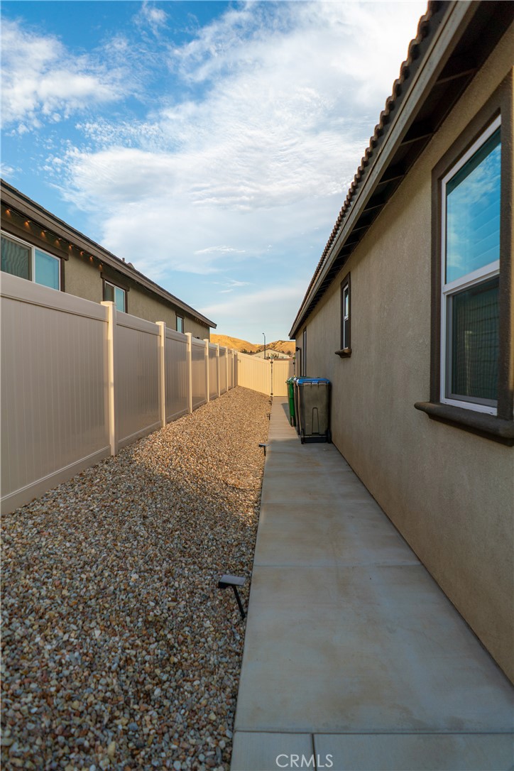 1749 Oleander Property Photo 20