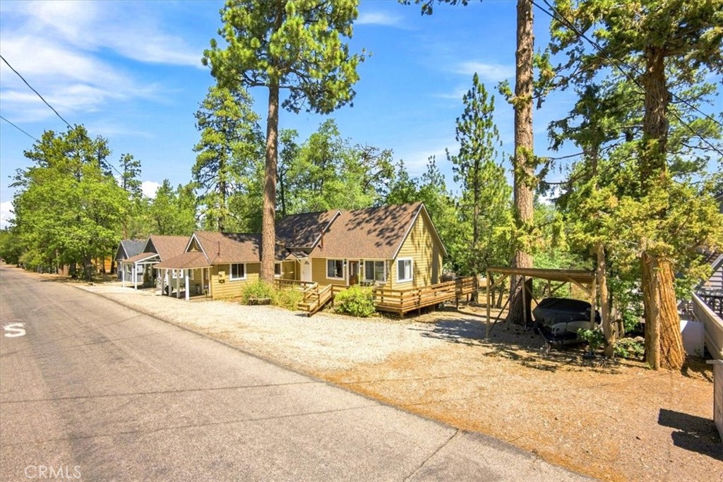 683 Sunset Lane Property Photo 4
