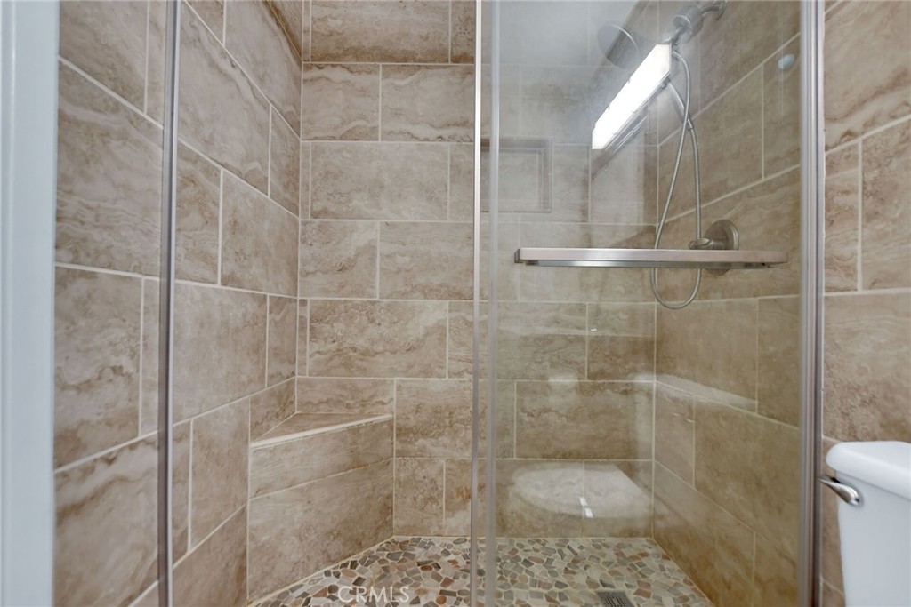 878 W 13th Property Photo 6