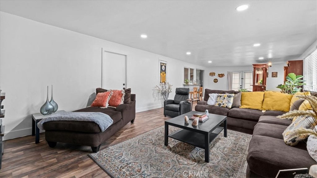 760 S Brierwood Avenue Property Photo 8
