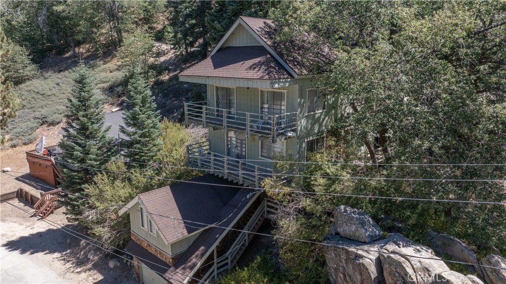 709 Ridge Property Photo 3