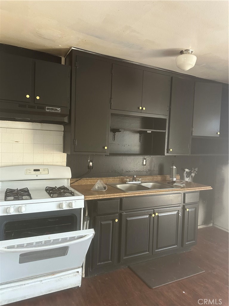 17017 Olive St Property Photo 4