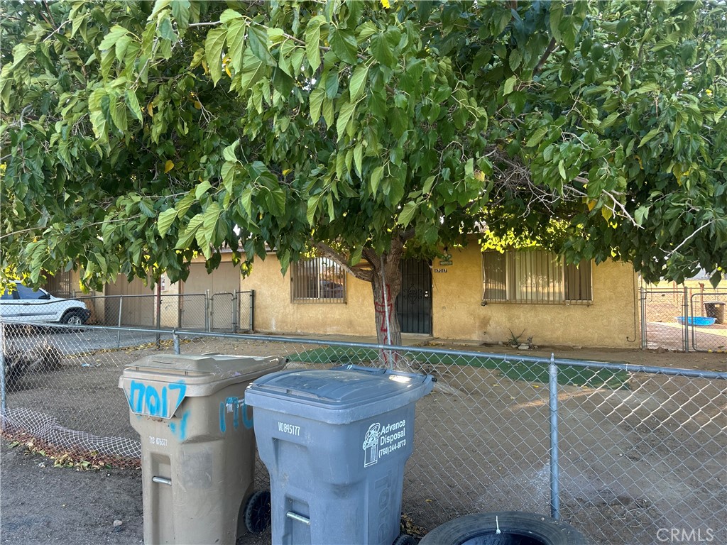 17017 Olive St Property Photo 8