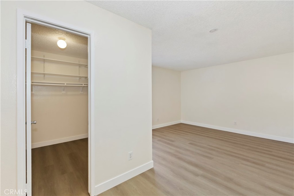 1350 Brentwood Circle B Property Photo 12