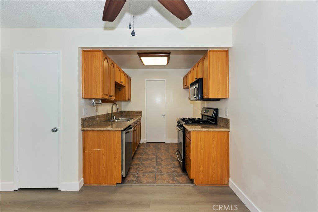 1350 Brentwood Circle B Property Photo 18