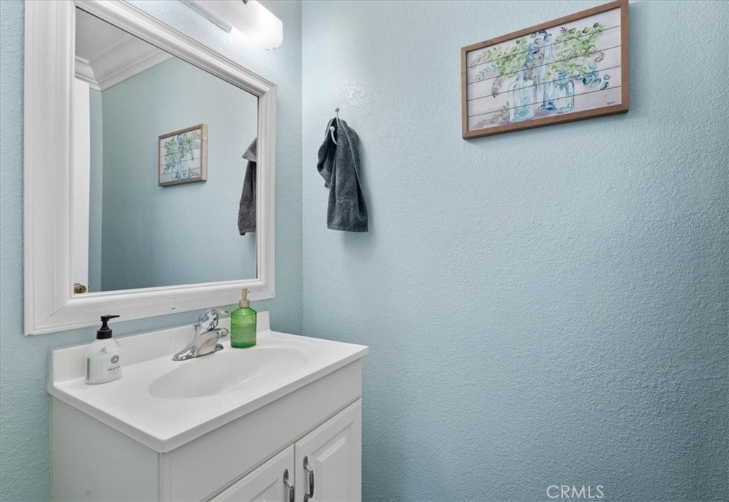1002 Harrington Property Photo 5