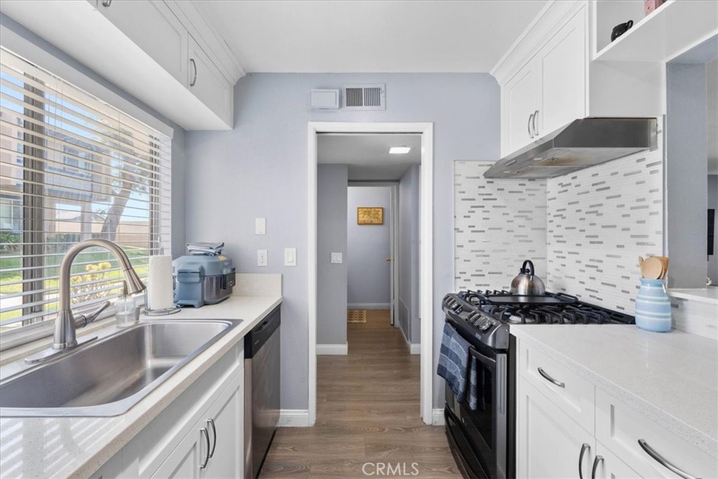 1002 Harrington Property Photo 17
