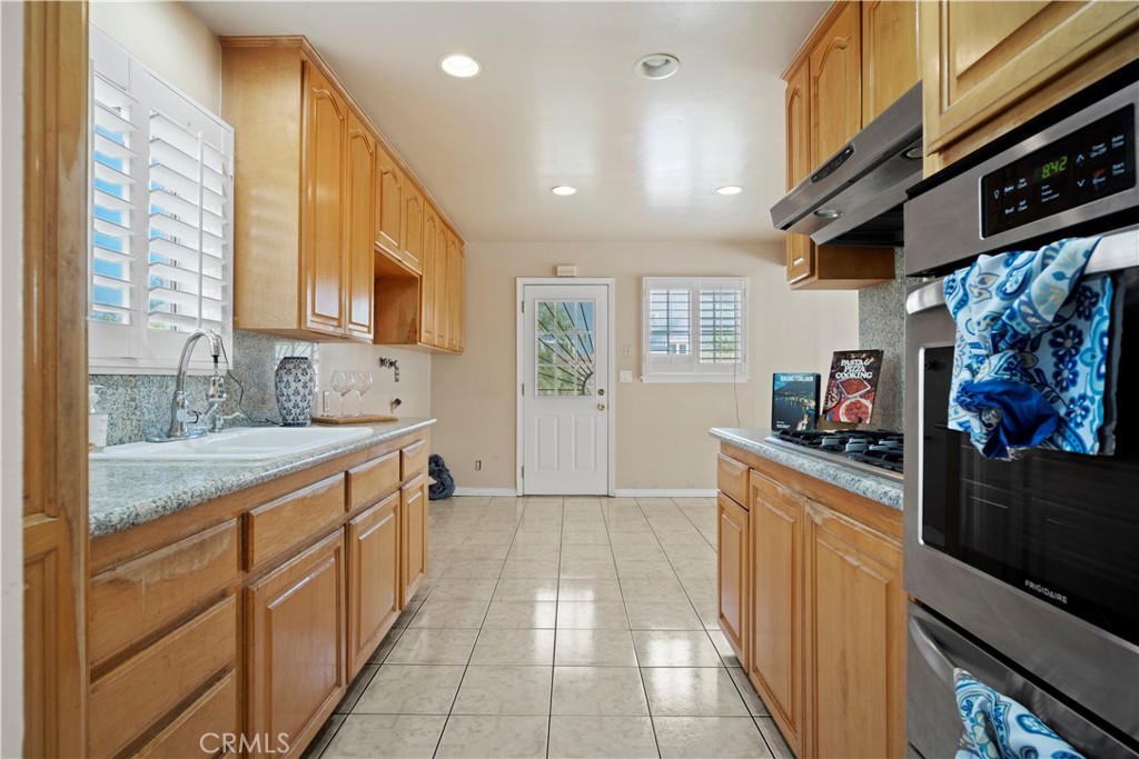 1428 S Farber Avenue Property Photo 3