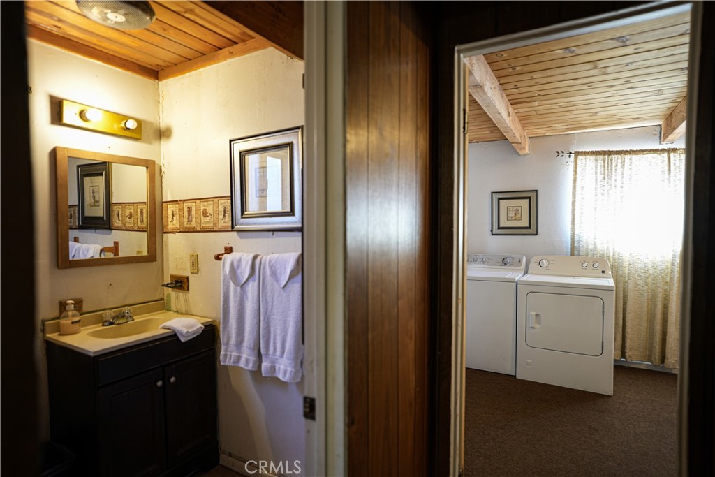 2130 7th Lane Property Photo 8