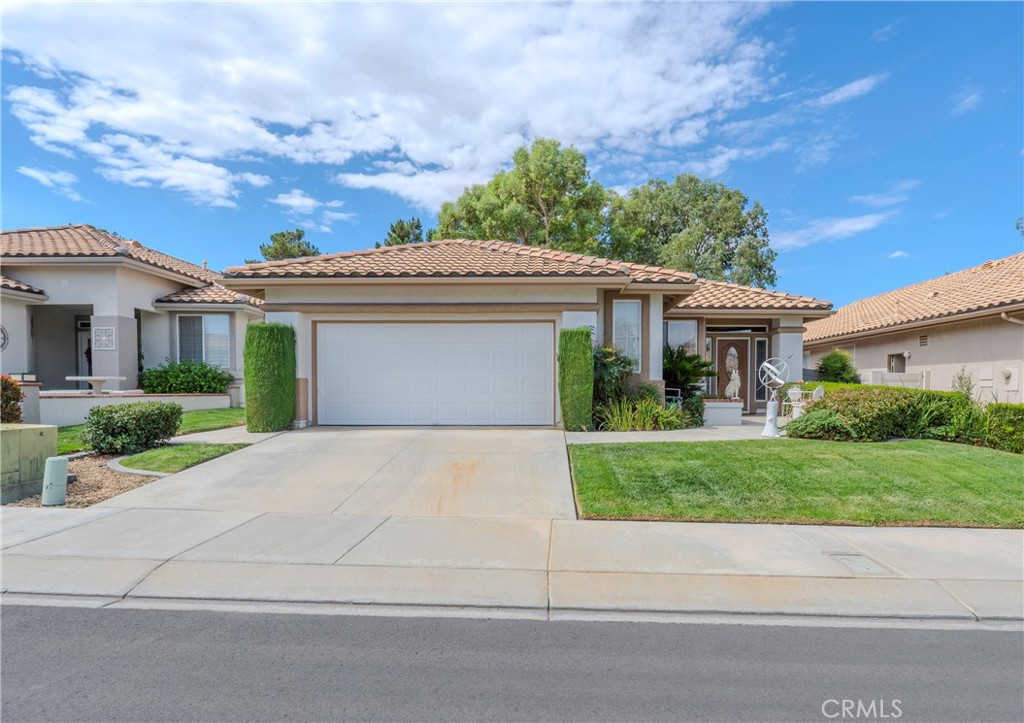 1725 Fairway Oaks Avenue Property Photo 1