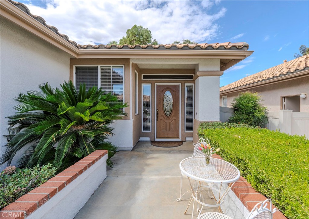 1725 Fairway Oaks Avenue Property Photo 3