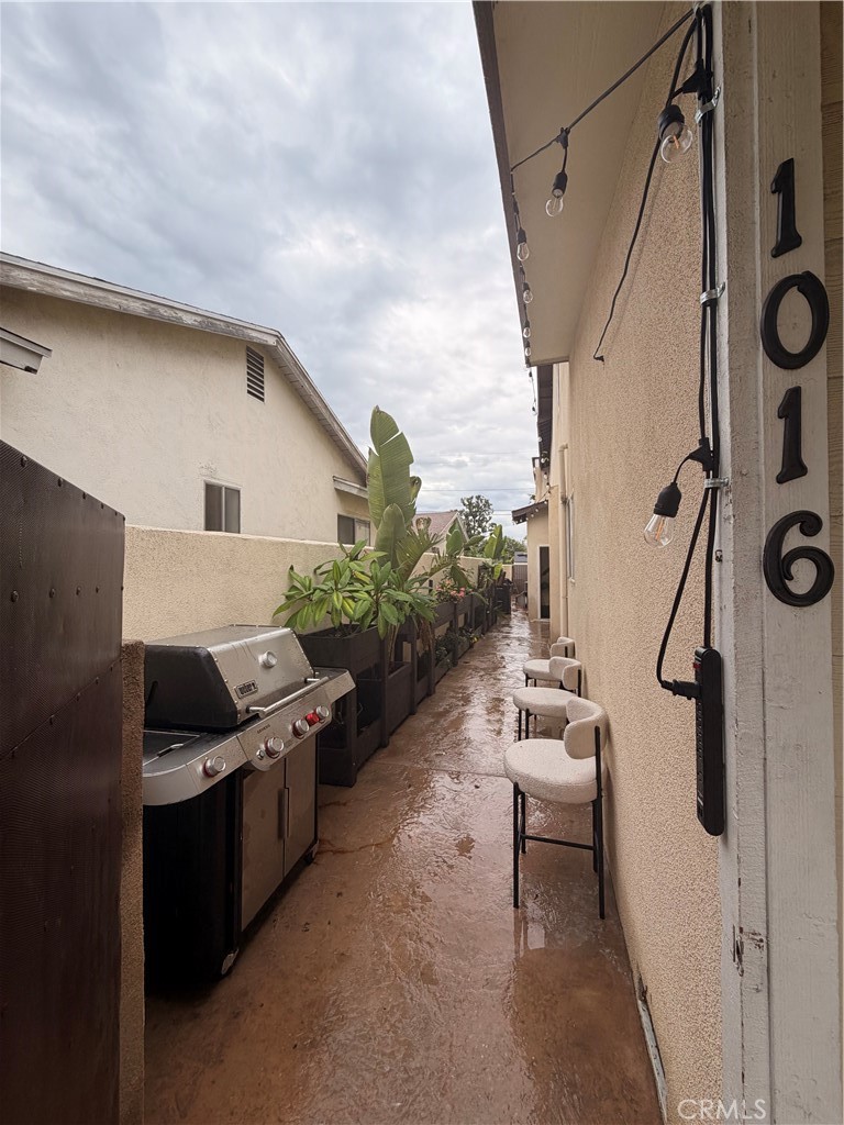 1016 N Vernon Avenue Property Photo 1
