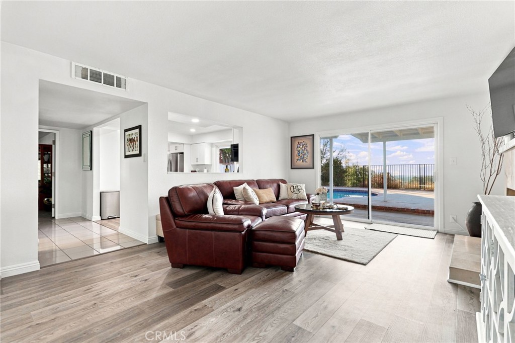 17168 Barneston Property Photo 7