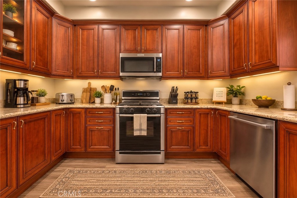 572 E San Jose Avenue 104 Property Photo 12