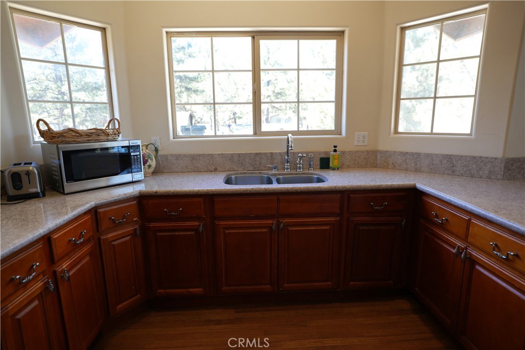 2104 2nd Lane Property Photo 8