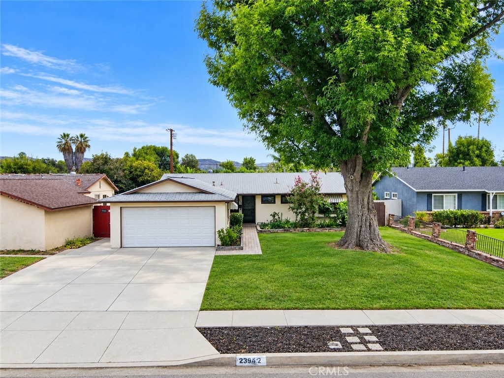 23357 MOBILE Street Property Photo 1